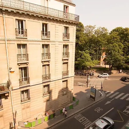 Luxembourg Assas * Párizs